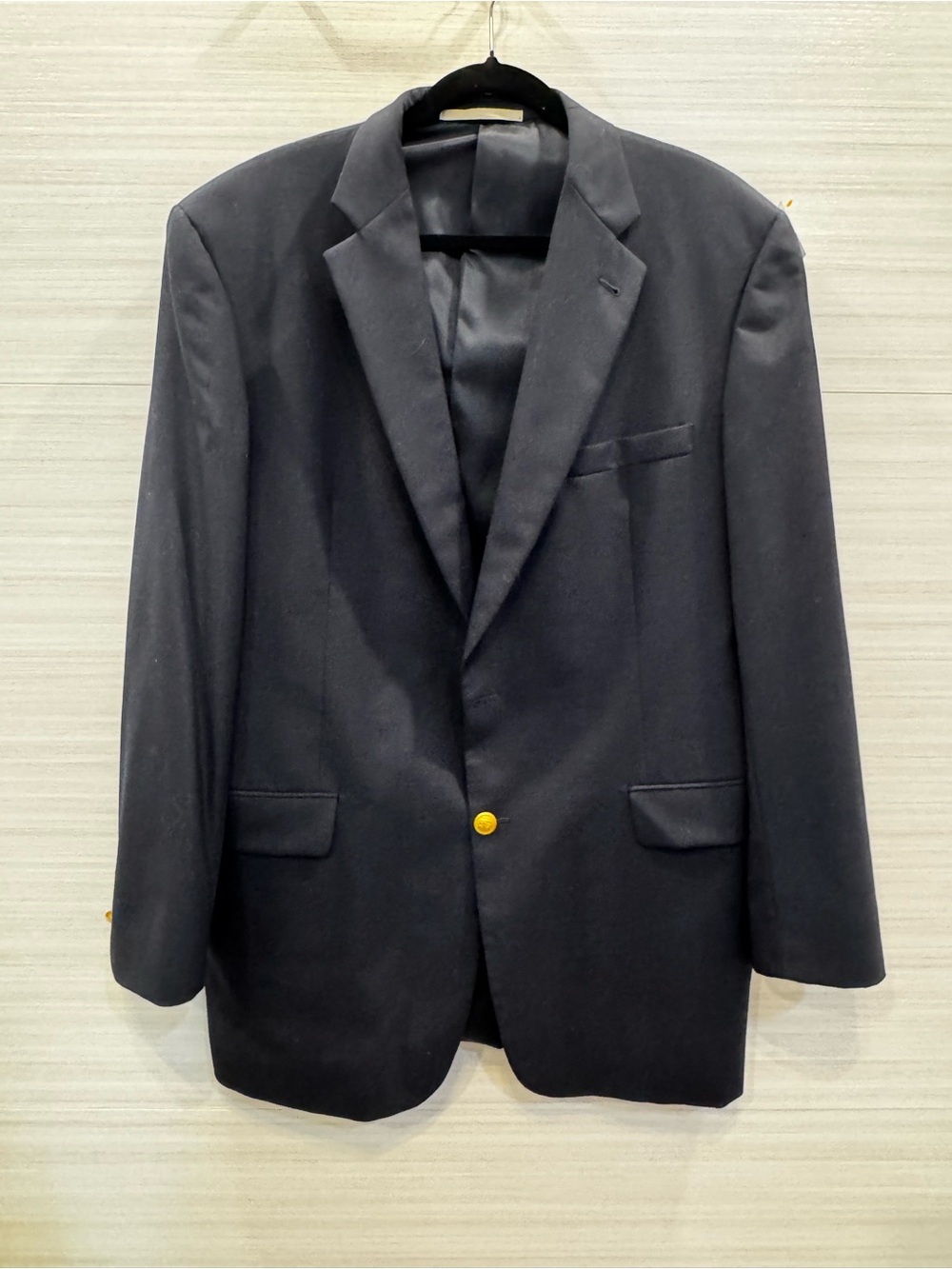 Burberry Vintage Kensington Black Wool Sport Coat with Gold Buttons size 44 LNG